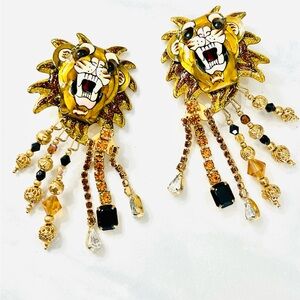 1990s Lunch at The Ritz Lion “Hear Me Roar” clip earrings/ no menu card